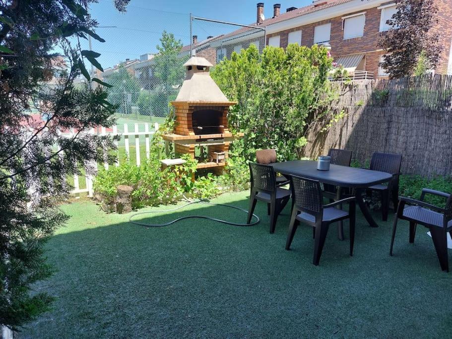 Chalet Urbano En Salamanca Santa Marta de Tormes Ngoại thất bức ảnh