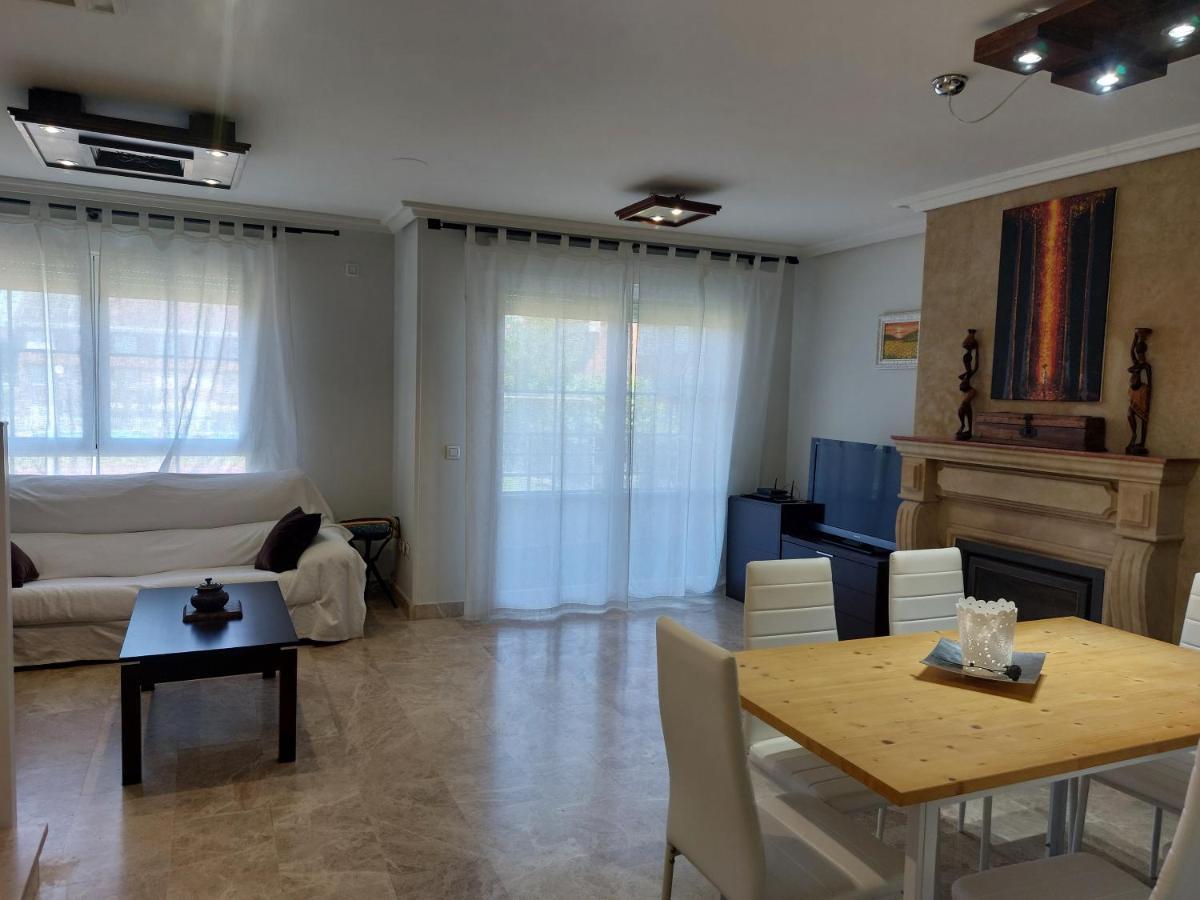 Chalet Urbano En Salamanca Santa Marta de Tormes Ngoại thất bức ảnh